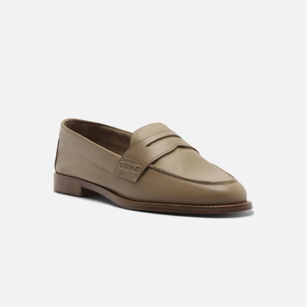 ZAPATO CERRADO DE TACÓN PLANO