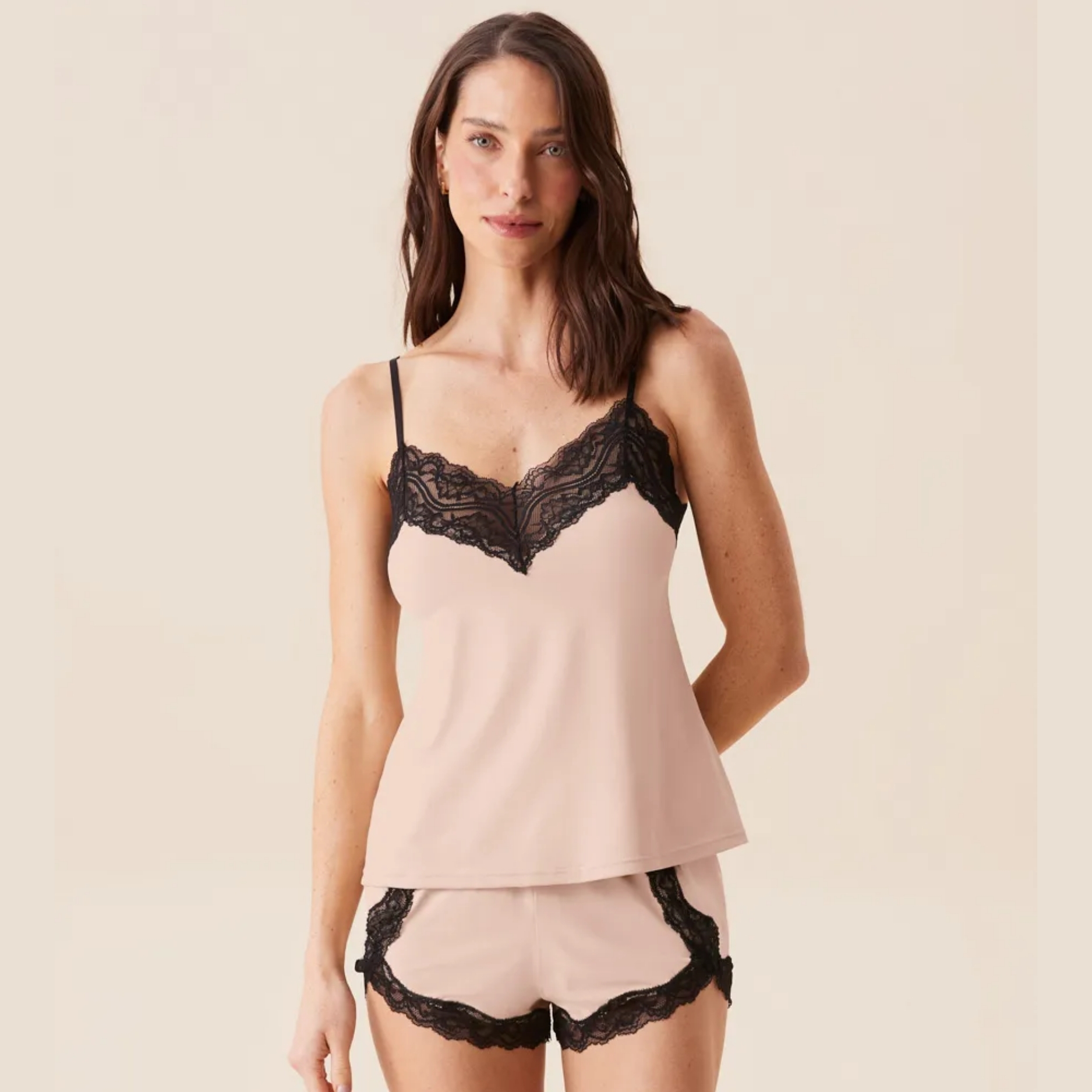 SHORT DOLL ALÇAS FINAS EM MICROFIBRA E RENDA LOVE STORIES