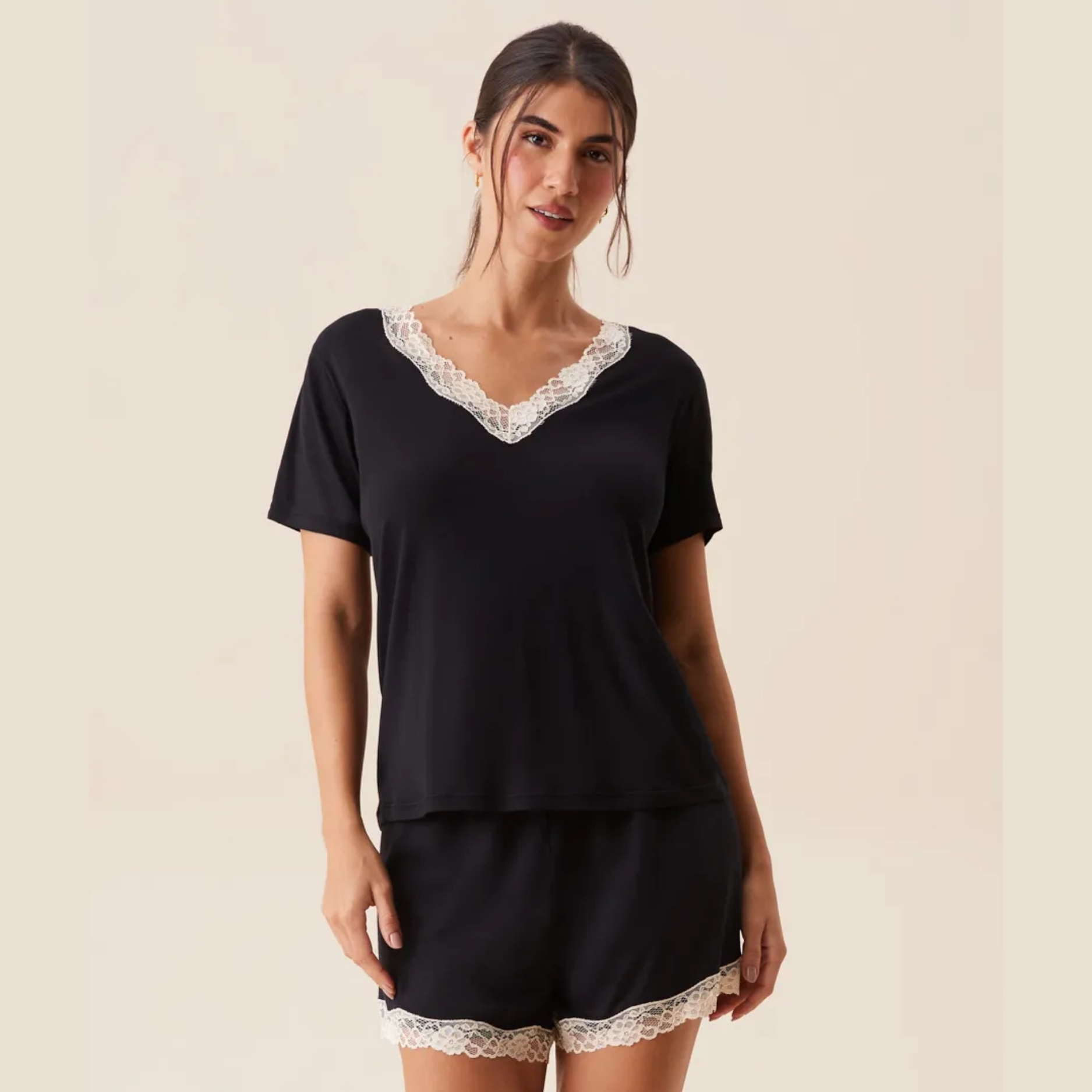 SHORT DOLL MANGA CURTA EM VISCOSE E RENDA MOON