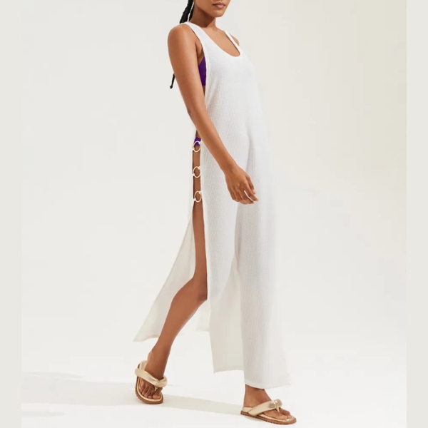 VESTIDO LONGO COM ARGOLAS NAS LATERAIS