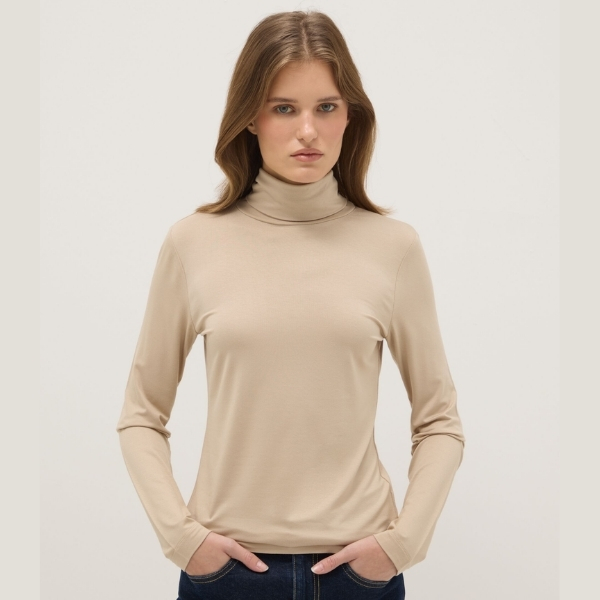 WOMEN'S T-SHIRT