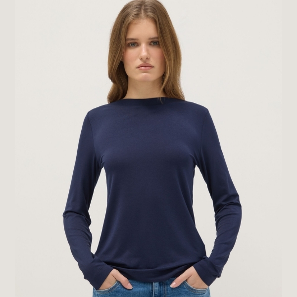 WOMEN'S T-SHIRT