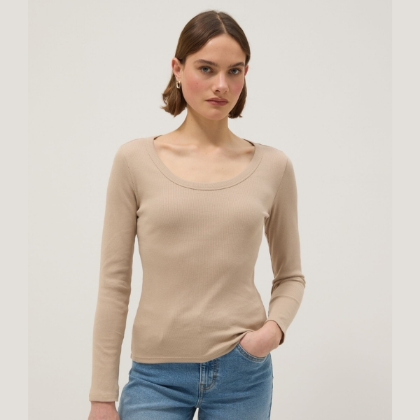 WOMEN'S T-SHIRT