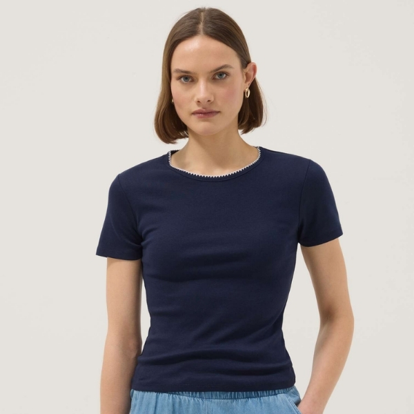 WOMEN'S T-SHIRT