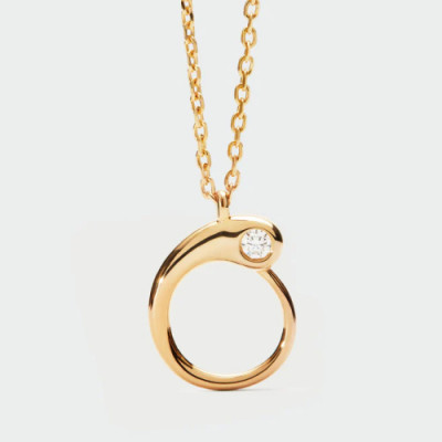 O initial pendant necklace